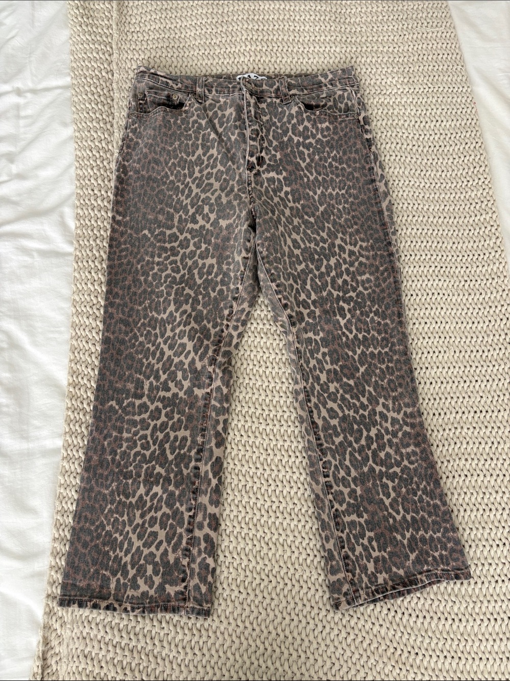 DAZE Women's Straight Brown Leg Leopard Print Jeans - Picture 6 of 10